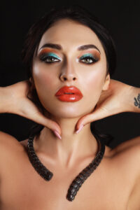 need a makeup course Dubai?